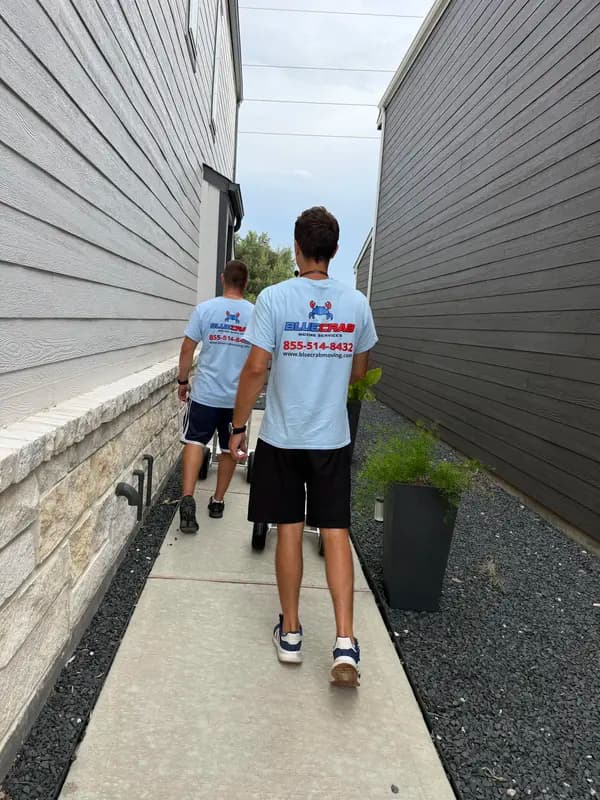 Virginia intrastate movers. Blue Crab crew handling a Northern Virginia move.